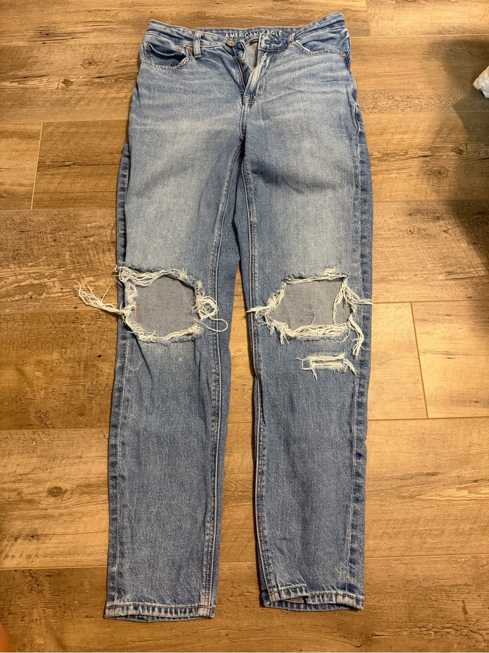 American Eagle Outfitters Light Blue Boyfriend Ripped Jeans
